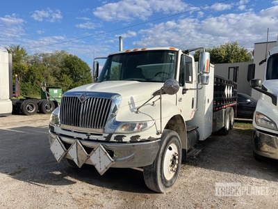 2006 International 4400 6x2 Camion à Plateau