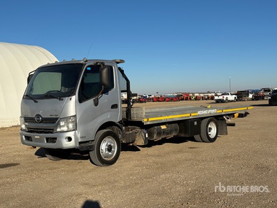 2012 Hino 195 Rollback Truck