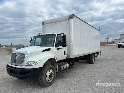 2015 International 4300 4x2 Camion fourgon