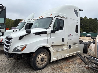 2018 Freightliner Cascadia 126 6x4 Ciągnik siodłowy T/A z kabiną sypialną