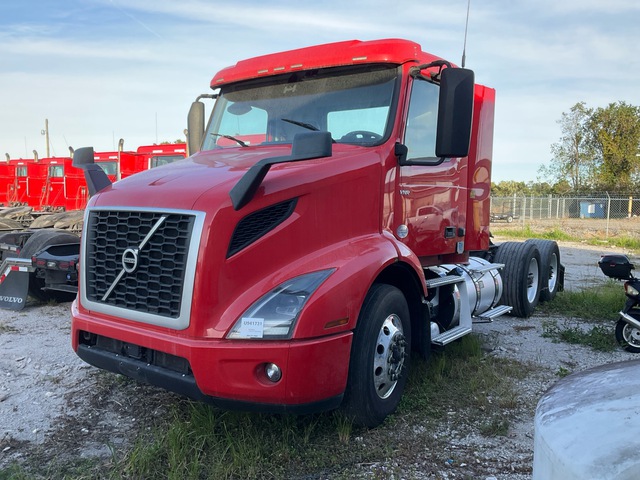 2022 Volvo VNR 6x2 T/A Day Cab Truck Tractor
