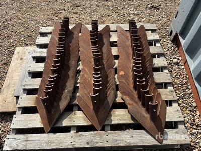 Quantity of (62) 11 in Cultivator Shovels Varios equipamientos de agricultura