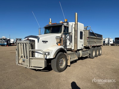 2015 Kenworth T800 Sleeper Tri/A Dump Truck