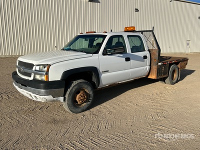 2003 Chevrolet Silverado 3500 4x4 Crew Cab Flatbed Truck