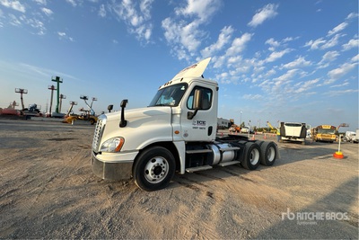 2015 Freightliner Cascadia 125 6x4 T/A Day Cab Truck Tractor