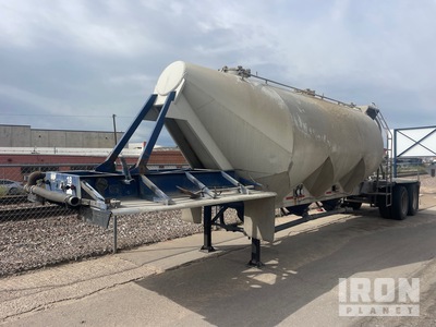 1971 (unverified) Fruehauf Dry Bulk Trailer Pneumatic Bulk Trailer