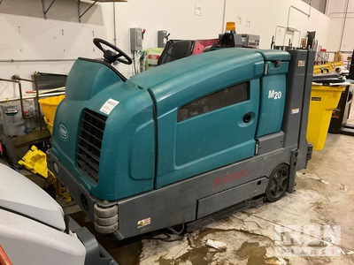 2013 Tennant  M20 Ride-On Floor Scrubber
