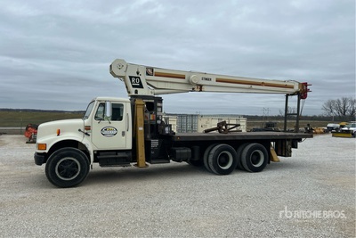 RO Stinger 175-73 32000 lb Straight Boom on 1990 International 4900 6x4 Camion à flèche