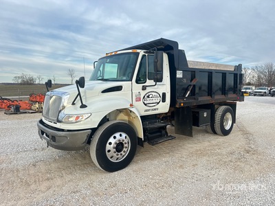 2007 International 4400 4x2 S/A Dump Truck
