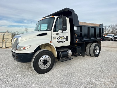 2005 International 4400 4x2 Camion à benne essieu simple