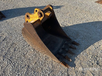 2006 John Deere 24 in Digging Backhoe Rear Bucket