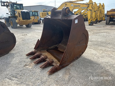 Komatsu FG SHD 66 in Graafmachine Bak - Fits Komatsu PC600