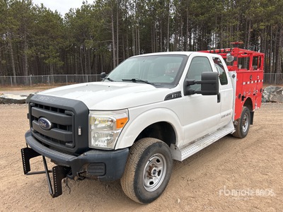 2015 Ford F-350 XL 4x4 Extended Cab Utility Truck