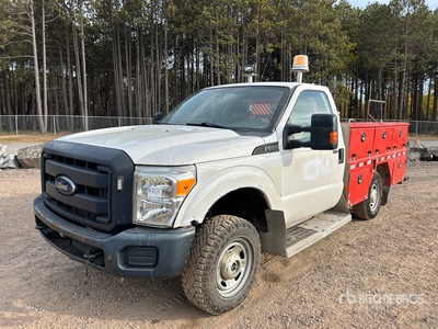2016 Ford F-250 XL 4x4 Utility Truck
