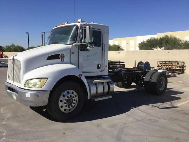 2015 Kenworth T370 4x2 Cab and Chassis 2015 Kenworth T370 4x2 Cab and Chassis