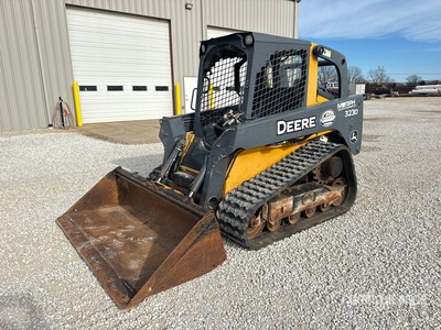 2011 John Deere 323D Two-Speed Compacte Schranklader