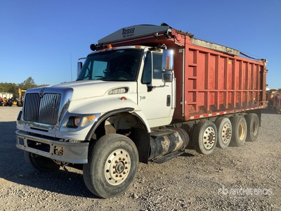 2005 International 7600 10x4 Quad/A Dump Truck