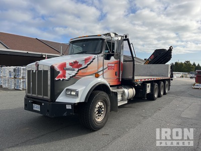 2011 Hiab 422 12000 kg Articulated Boom on 2012 Kenworth T800 8x6 Truck Tractor w/Crane