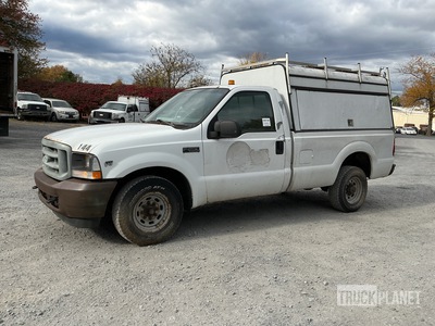 2002 Ford F250 XL 4x2 Pickup