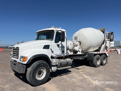 2001 Mack CV513 8x4 Mixer Truck