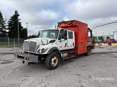 2009 International 7400 4x2 WorkStar Service Truck