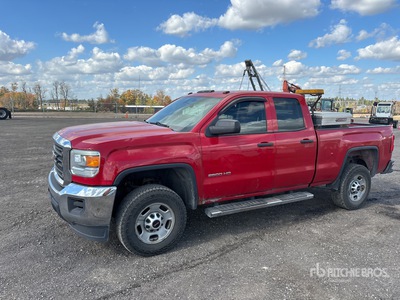 2015 GMC Sierra 2500 4x2 Extended Cab Pickup