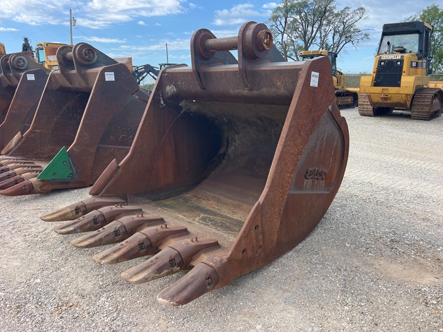 Esco XDP 72 in Excavator Bucket - Fits Komatsu PC 600