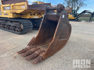 Esco  36 in Excavator Bucket - Fits Komatsu PC600