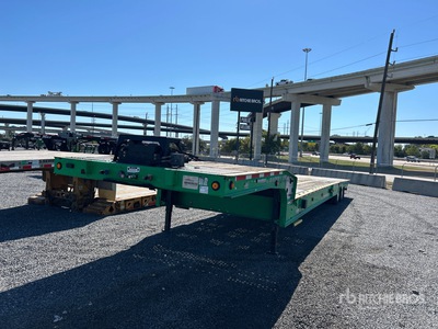 2016 Landoll 930C-48-15 48 ft T/A Hydraulic Tail Trailer