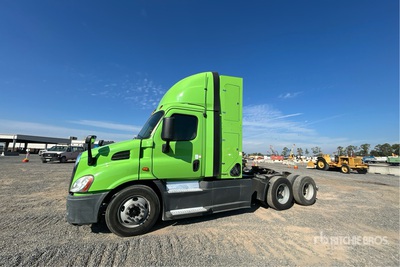 2016 Freightliner Cascadia 113 CNG 6x4 T/A Day Cab Truck Tractor