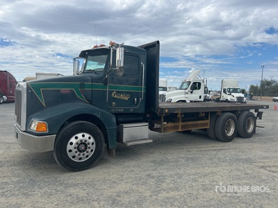 2005 Peterbilt 385 6x4 Flatbed Truck