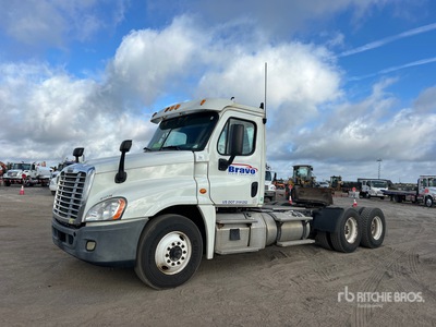 2014 Freightliner Cascadia 125 6x4 T/A Sleeper Truck Tractor
