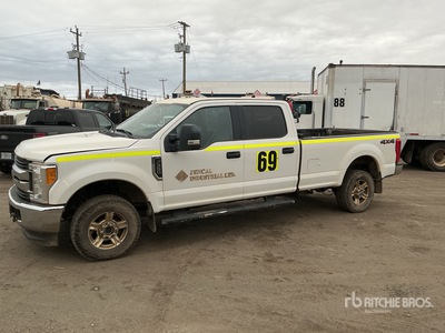 2017 Ford F-350 XLT 4x4 Crew Cab Pickup