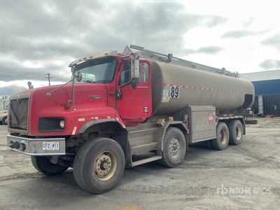 2008 International 5600I 20000 L 8x4 Twin-Steer Fuel Truck