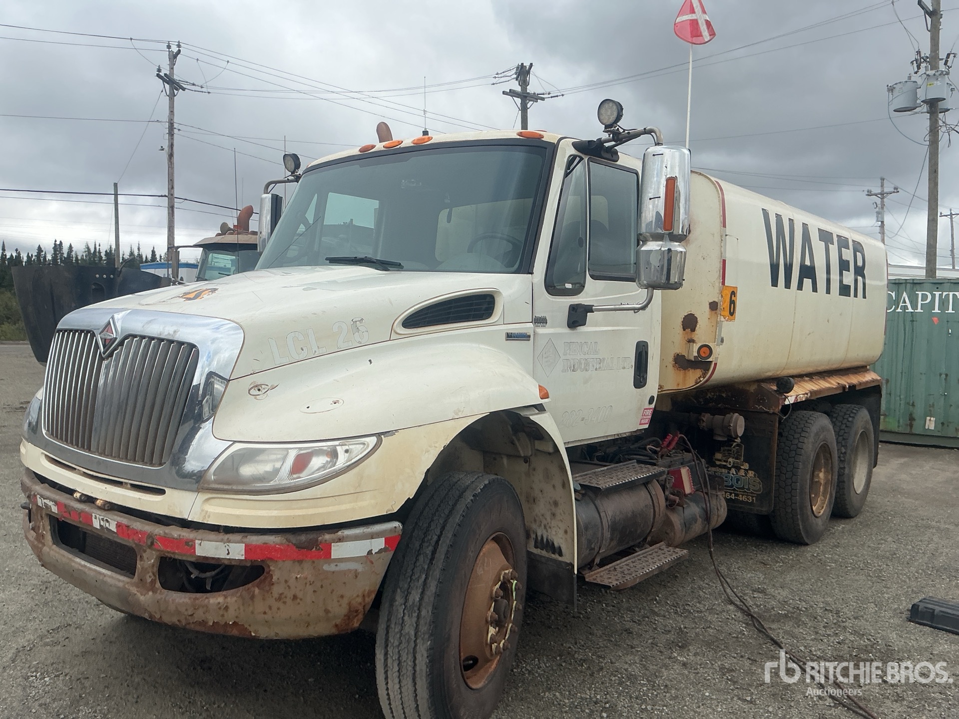 2009 International 4400 DURASTAR 4000 gal 6x4 Water Truck