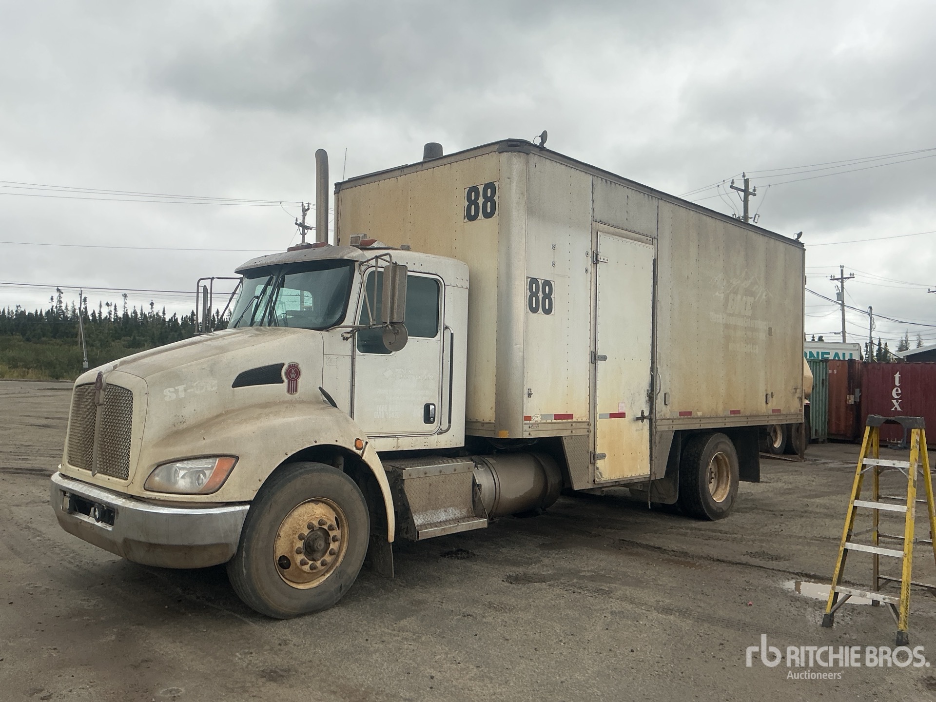 2014 Kenworth T300 4x2 Pressure Washer Truck