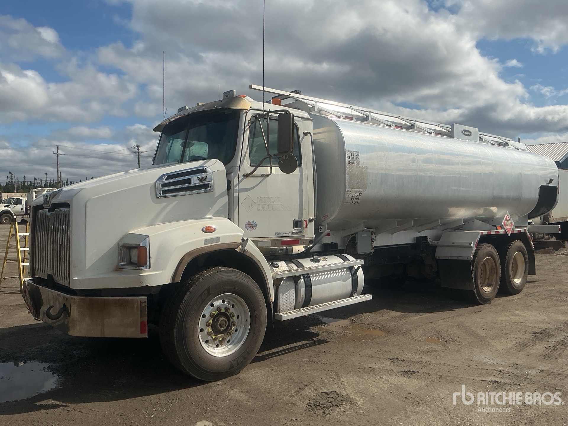 2021 Western Star 4700SB 4500 gal 6x4 Fuel Truck