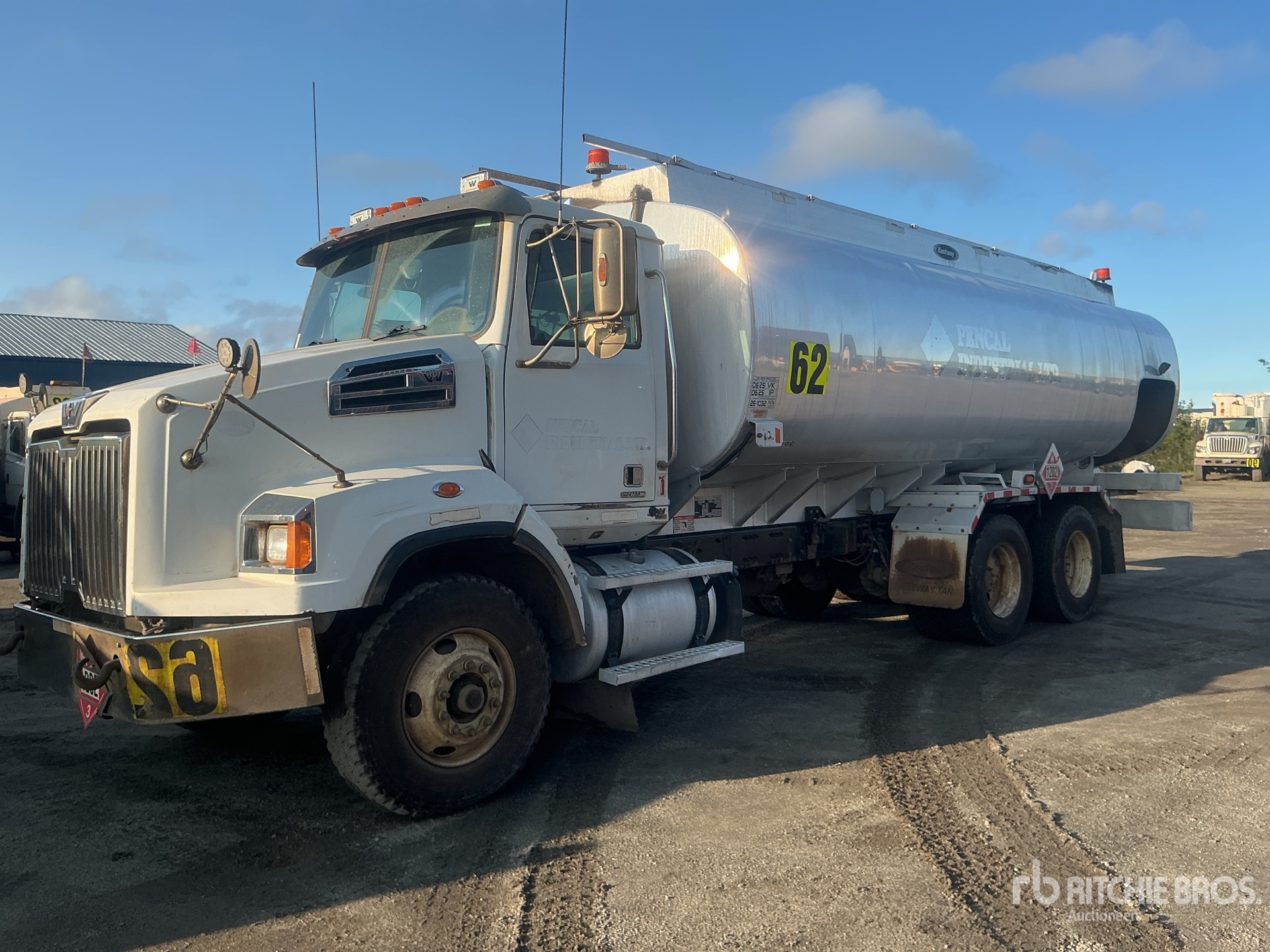2020 Western Star 4700SB 20000 L 6x4 Fuel Truck