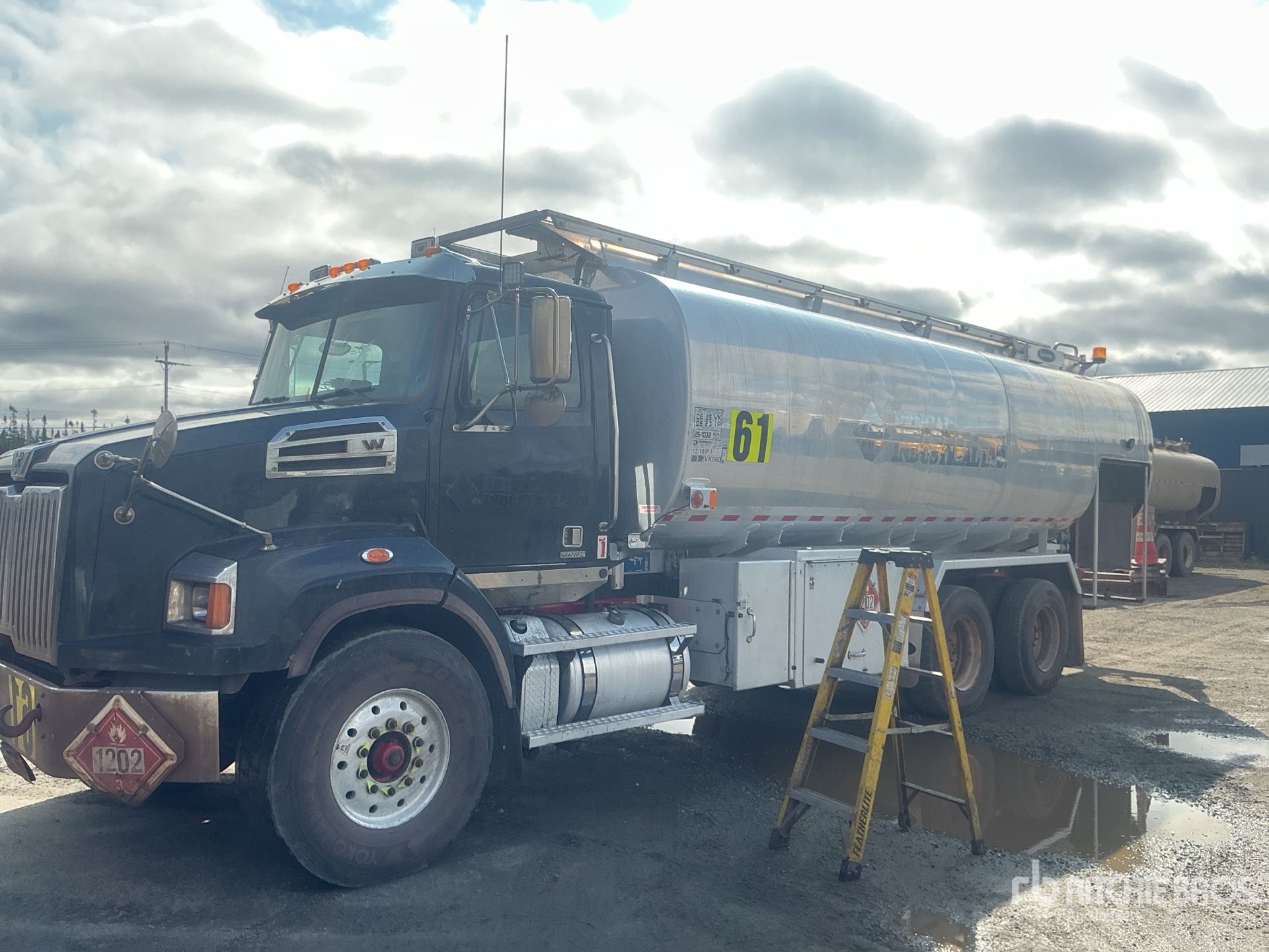 2019 Western Star 4700SB 20000 L 6x4 Fuel Truck