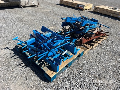 Quantity of (2) Pallets of Concrete Form Braces