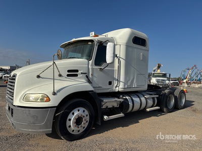 2013 Mack CXU613 6x4 3- Achs Sattelzugmaschine mit Schlafkabine