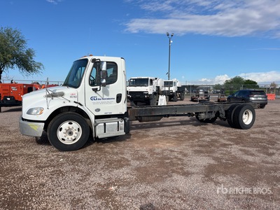 2016 Freightliner M2106 4x2 Cab and Chassis