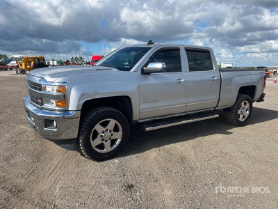 2015 Chevrolet Silverado 2500HD 4x4 Crew Cab Pickup