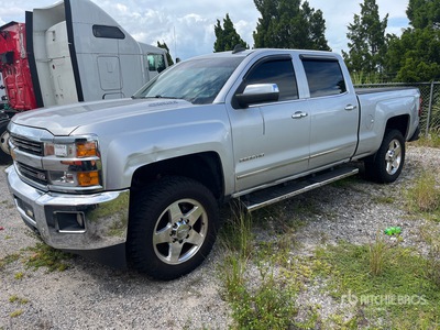 2015 Chevrolet Silverado 2500HD 4x4 Crew Cab Pickup