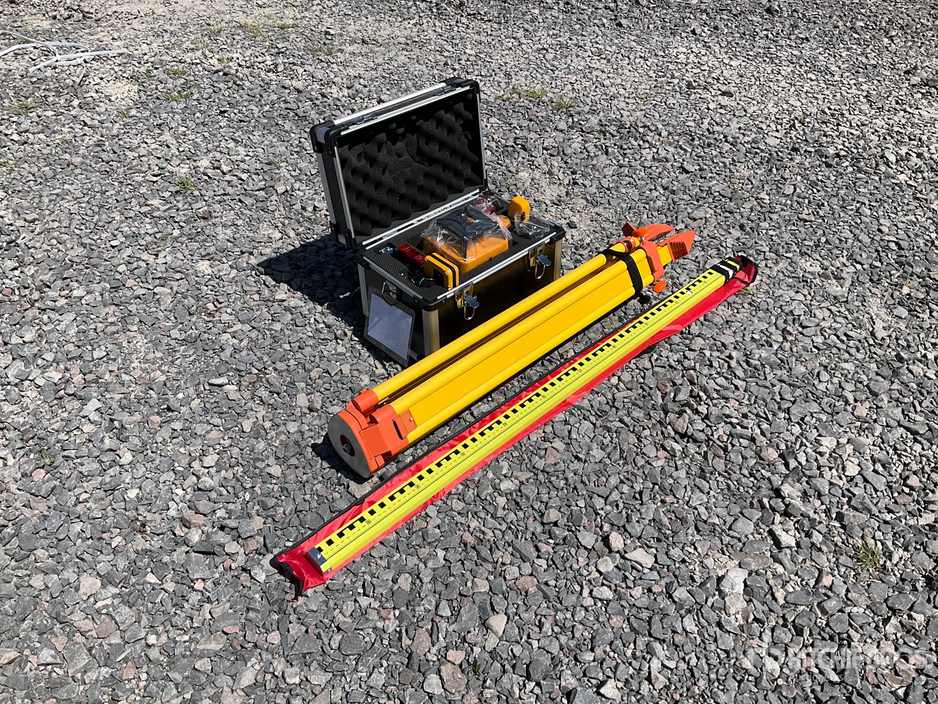 2025 SKLP Nivel Laser (Sin Usar) / Niveau laser (Unused)