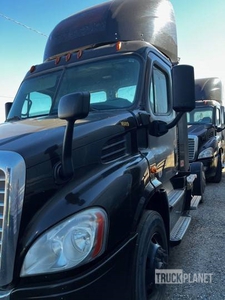 2018 Freightliner Cascadia 113 S/A Day Cab Truck Tractor (Inoperable)