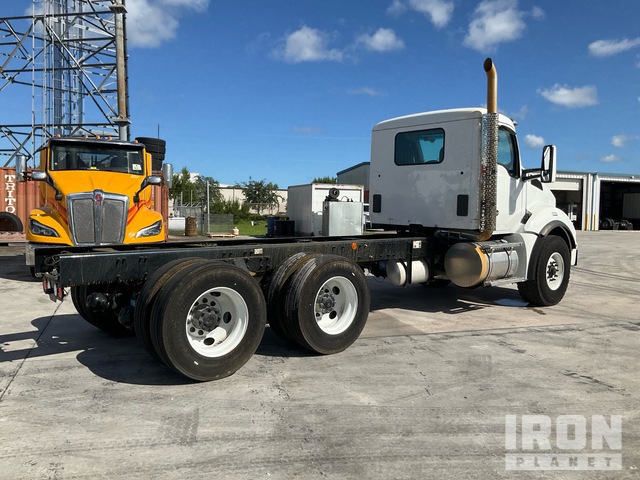 CAMIóN CHASIS 2023 KENWORTH T880