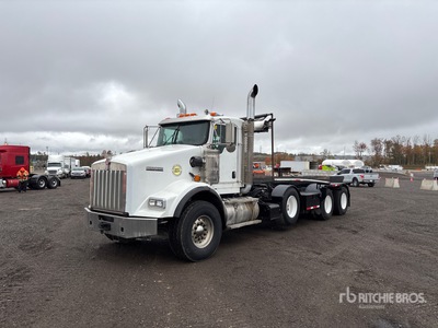 2009 Kenworth T800 8x4 Roll-Off Truck