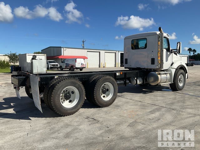 CAMIóN CHASIS 2024 KENWORTH T880