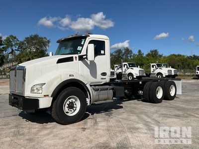 2024 Kenworth T880 6x4 Kabina i podwozie